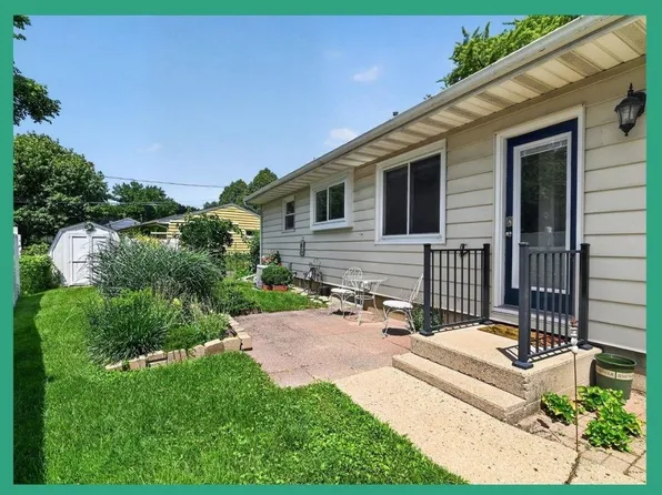400 Frost Woods Rd, Monona, WI 53716