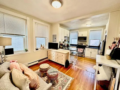 20 Moon St Photo 1