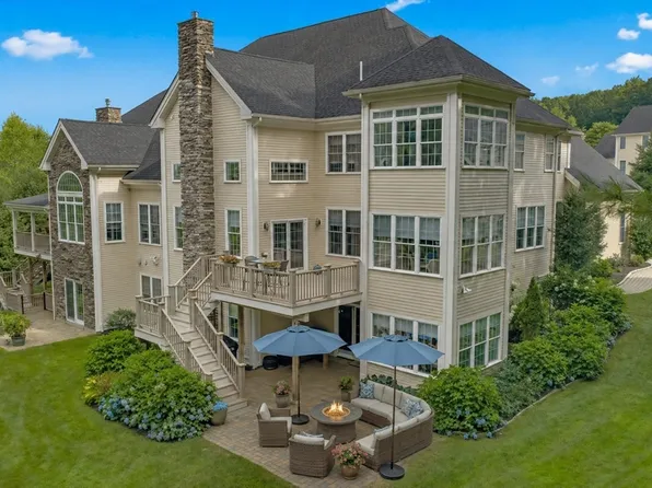 16 Golf Ridge Dr #16, Sutton, MA 01590