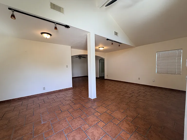 5030 Bonner Dr — Photo 5
