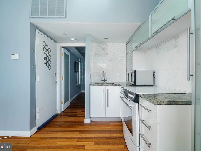 2211 South St #1 — Photo 4
