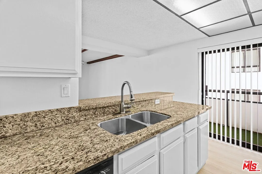 2 bed, 2.0 bath, 1340 sqft, $4,500 — Photo 1