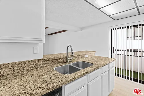 10535 Wilshire Blvd Photo 1