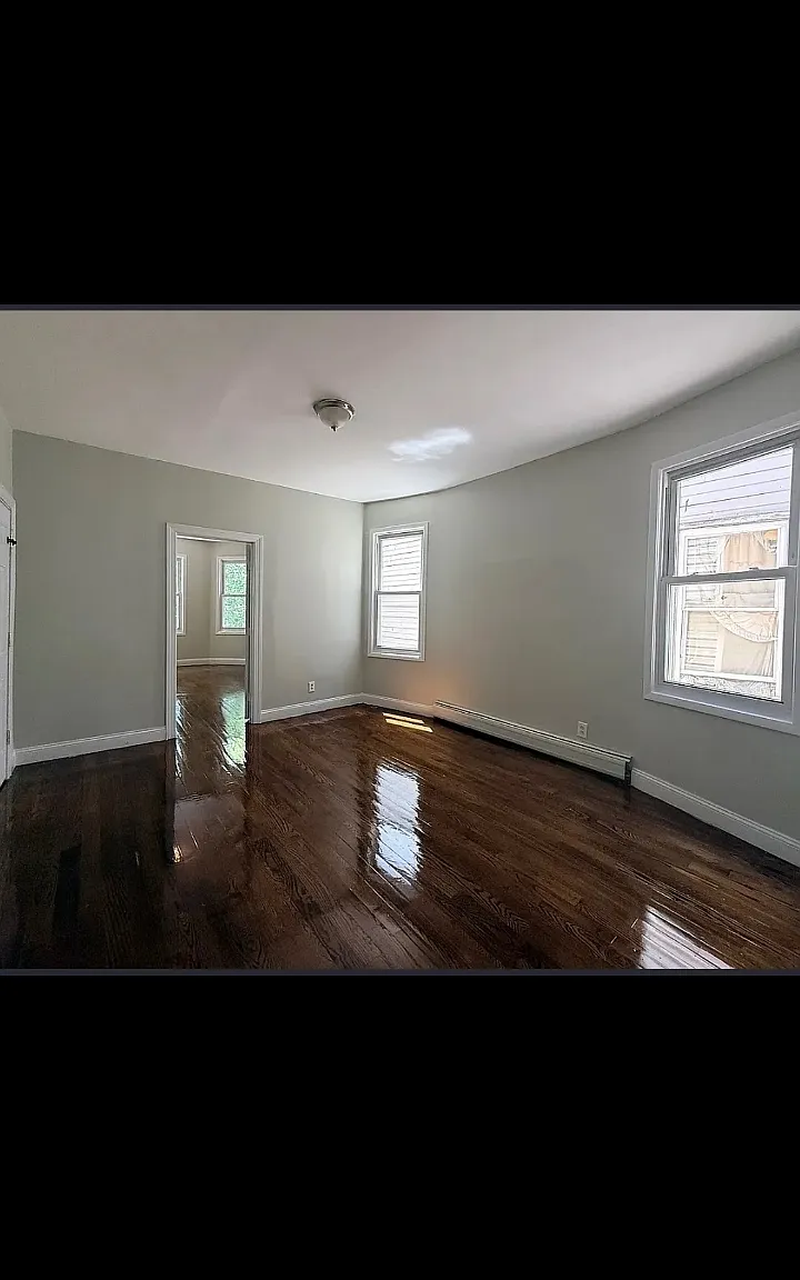 3 bed, $2,095 — Photo 4