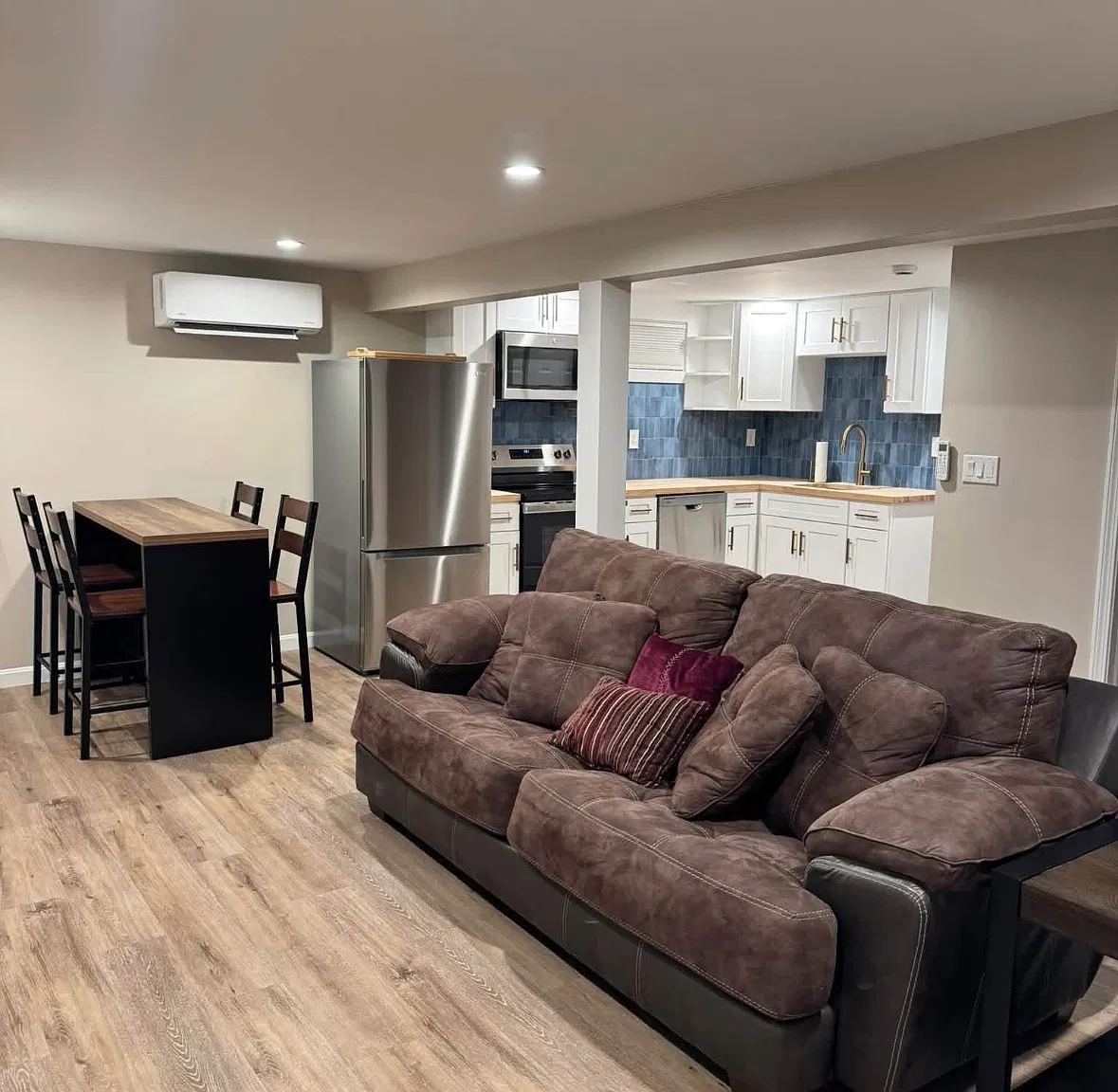 1 bed, 1000 sqft, $2,400 — Photo 2