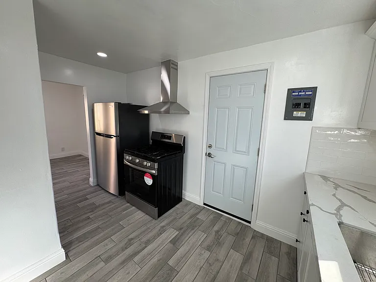 1136 N Sanborn Rd #2 — Photo 4