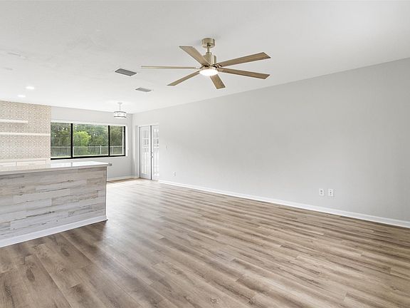 5th image of 1902 SE Burgundy Lane