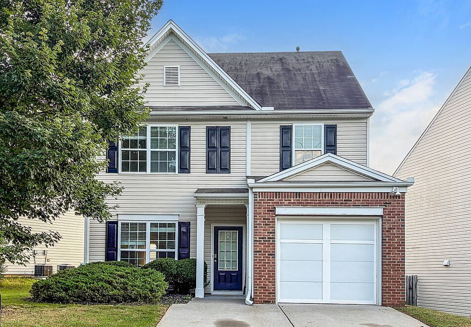 1st image of 815 Forsythia Way