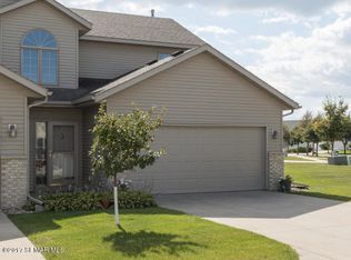 2726 Viola Heights Dr NE, Rochester, MN 55906