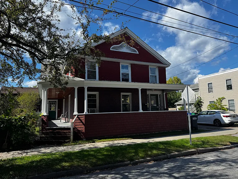 31 Pitkin St — Photo 8