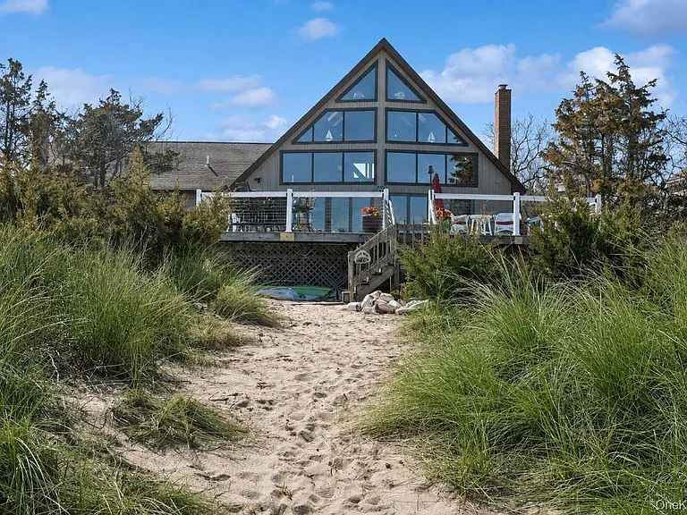 171 Harbor Beach Rd — Photo 2