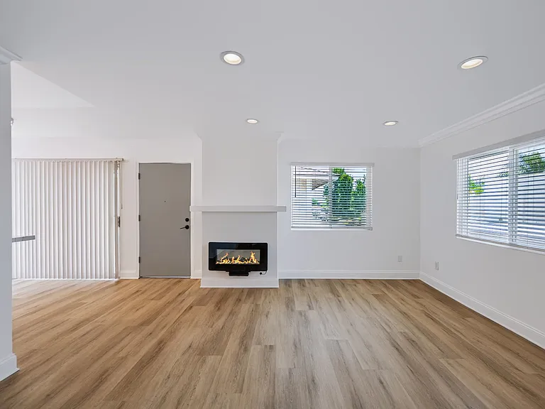 510 Spring Rd #120 — Photo 9