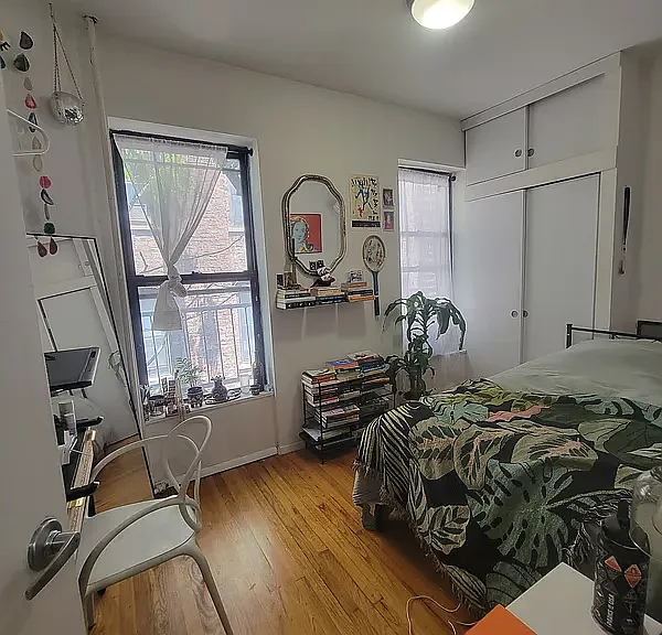 319 E 9th St #6 — Photo 3