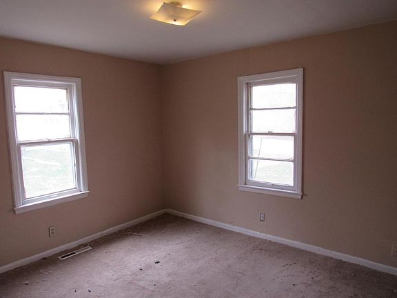 3rd image of 4437 E 54th Ter
