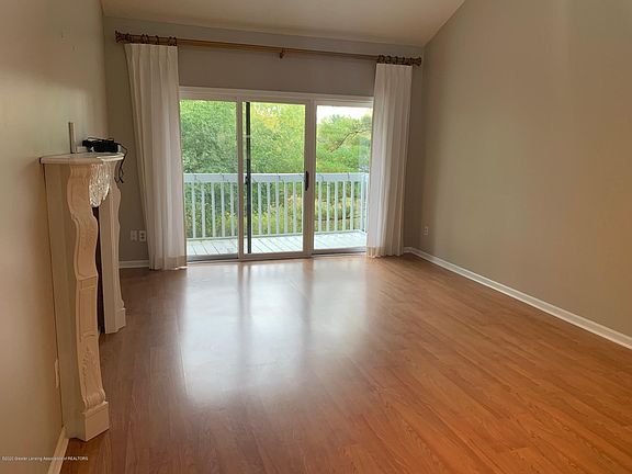 3rd image of 2444 Burcham Dr