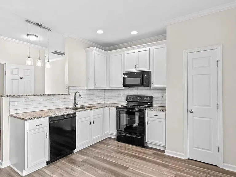 650 Ganyard Farm Way #8 — Photo 2
