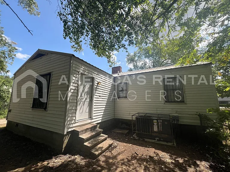 1318 Woodward Rd — Photo 19