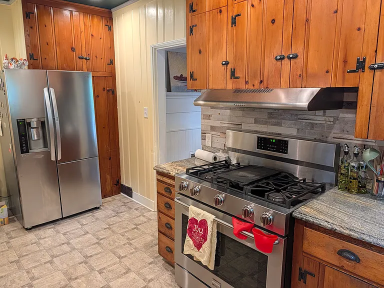 500 E Broad St — Photo 15
