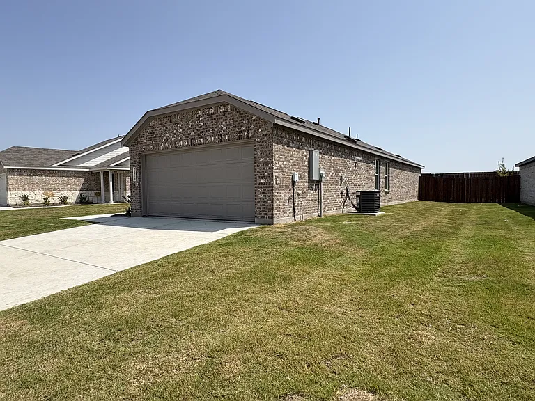 2213 Neyland Dr — Photo 14