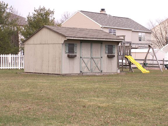 Shed (included)