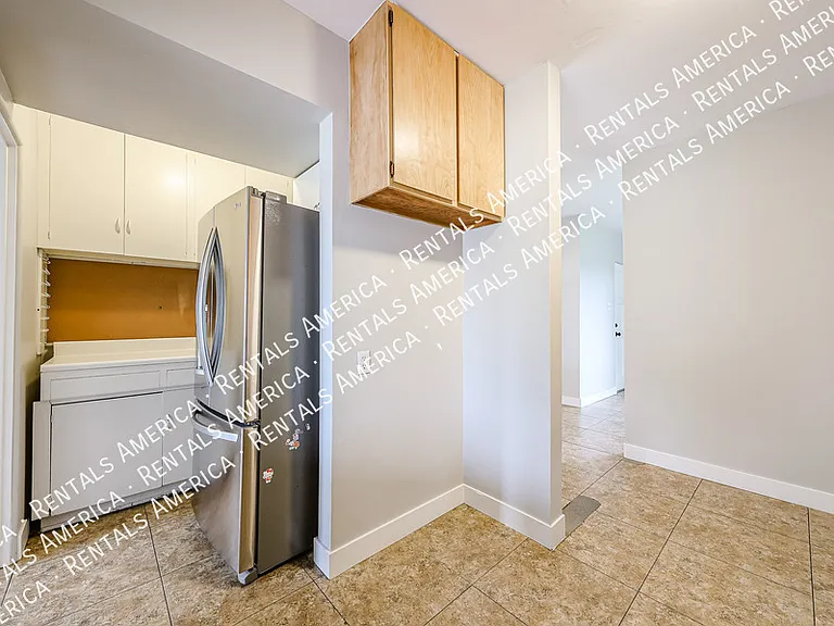 1723 W Indianola Ave — Photo 13