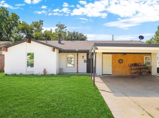 2108 Meadow Lark Ln, Irving, TX 75060