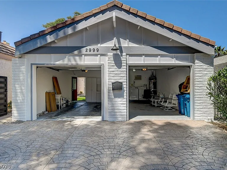 2999 Bel Air Dr — Photo 46