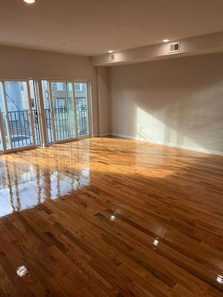 3 bed, 3000 sqft, $3,200 — Photo 3