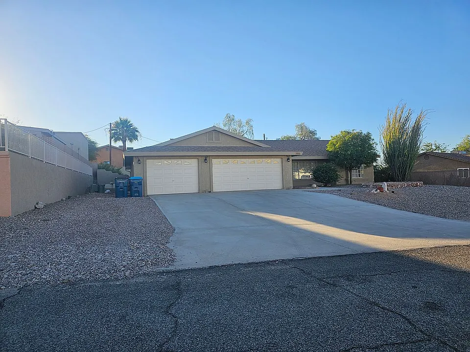 3160 Horseshoe Canyon Dr