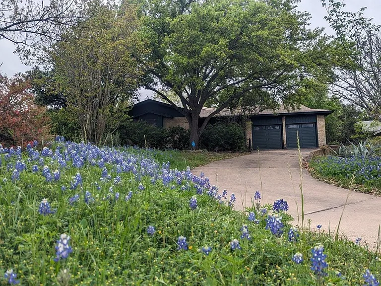 605 Kentshire Cir — Photo 3