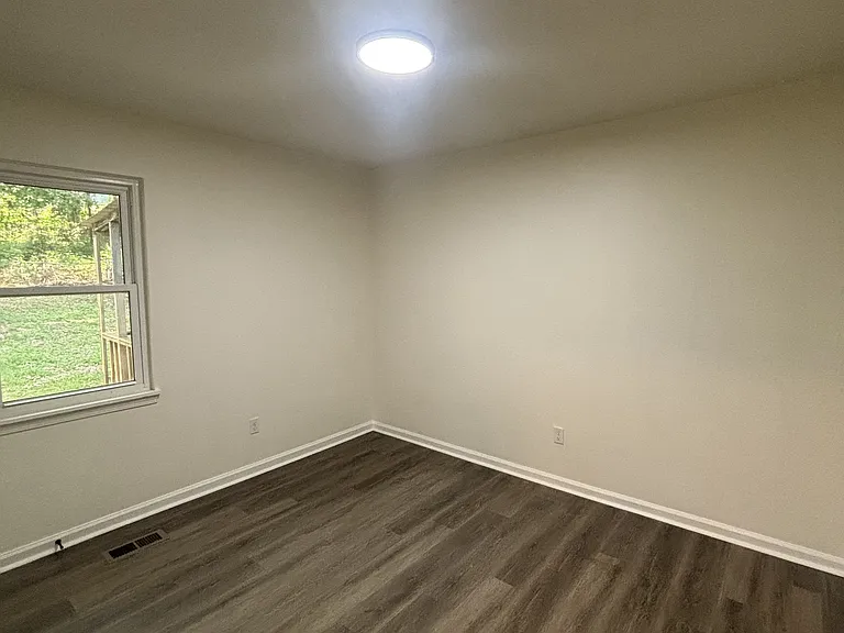 2535 Martin Cir — Photo 12
