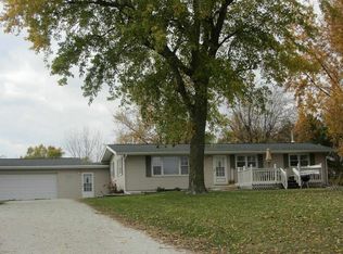 5043 Crane Creek Rd, Waterloo, IA 50703
