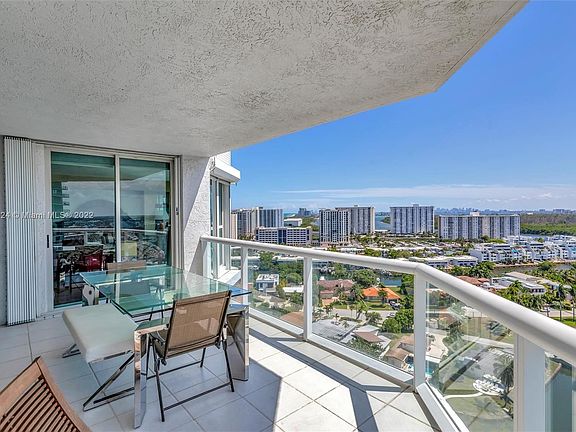 5th image of 16500 Collins Ave #Th-10