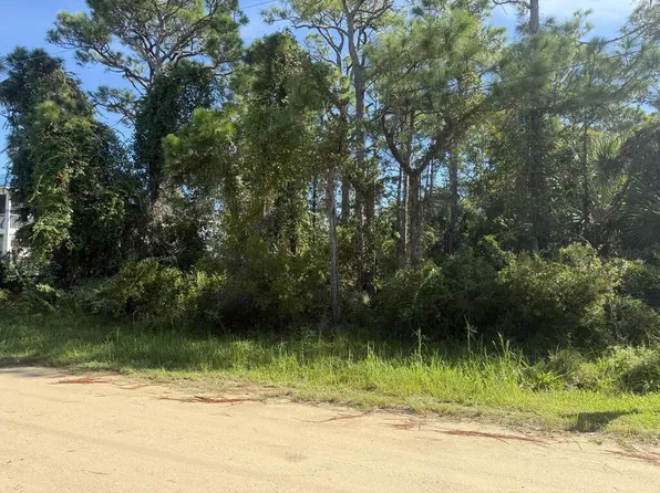139 Bradford St, Eastpoint, FL 32328