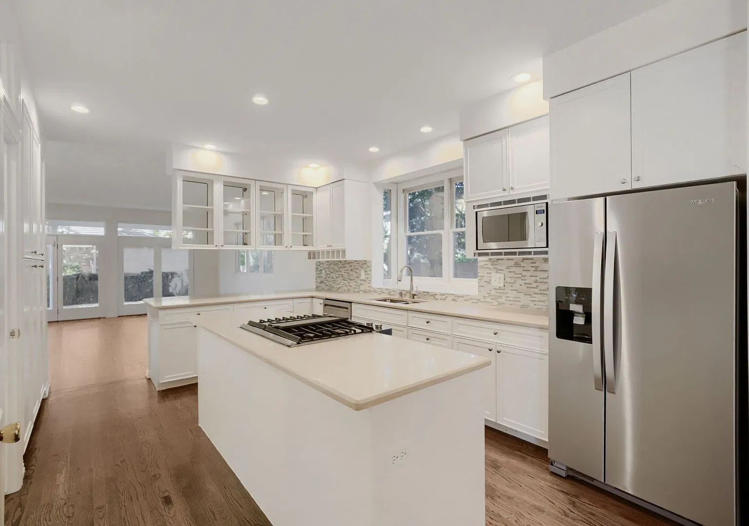 Luxury 5 Bedroom Home with Private Backyard, Professional Landscaping Included — Photo 3