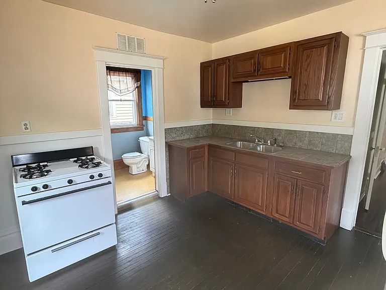 328 Kaufmann Ave — Photo 6