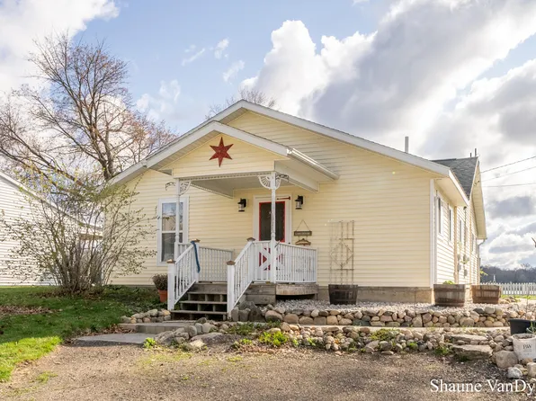 12320 S Tamarack Ave, Sand Lake, MI 49343