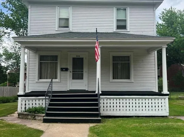 203 North Oak STREET, Reedsburg, WI 53959