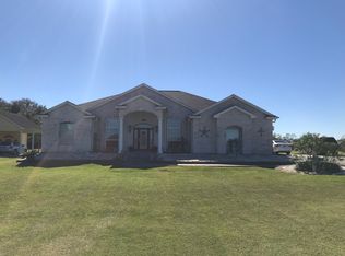 431 Benoit Ave, China, TX 77613