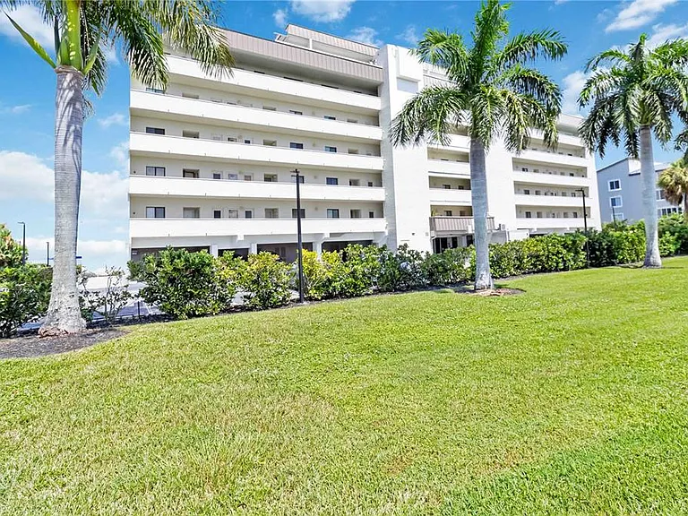 1500 Park Beach Cir #2F — Photo 38