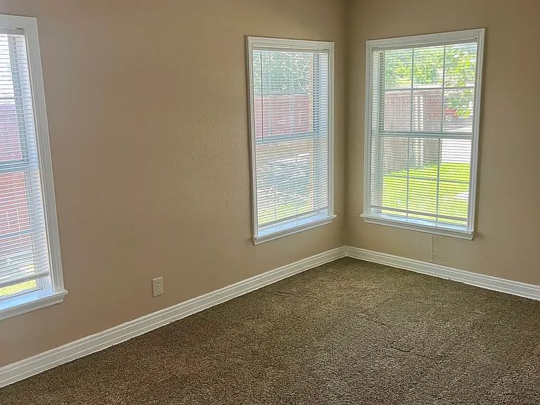 632 W Neely St #632 — Photo 8