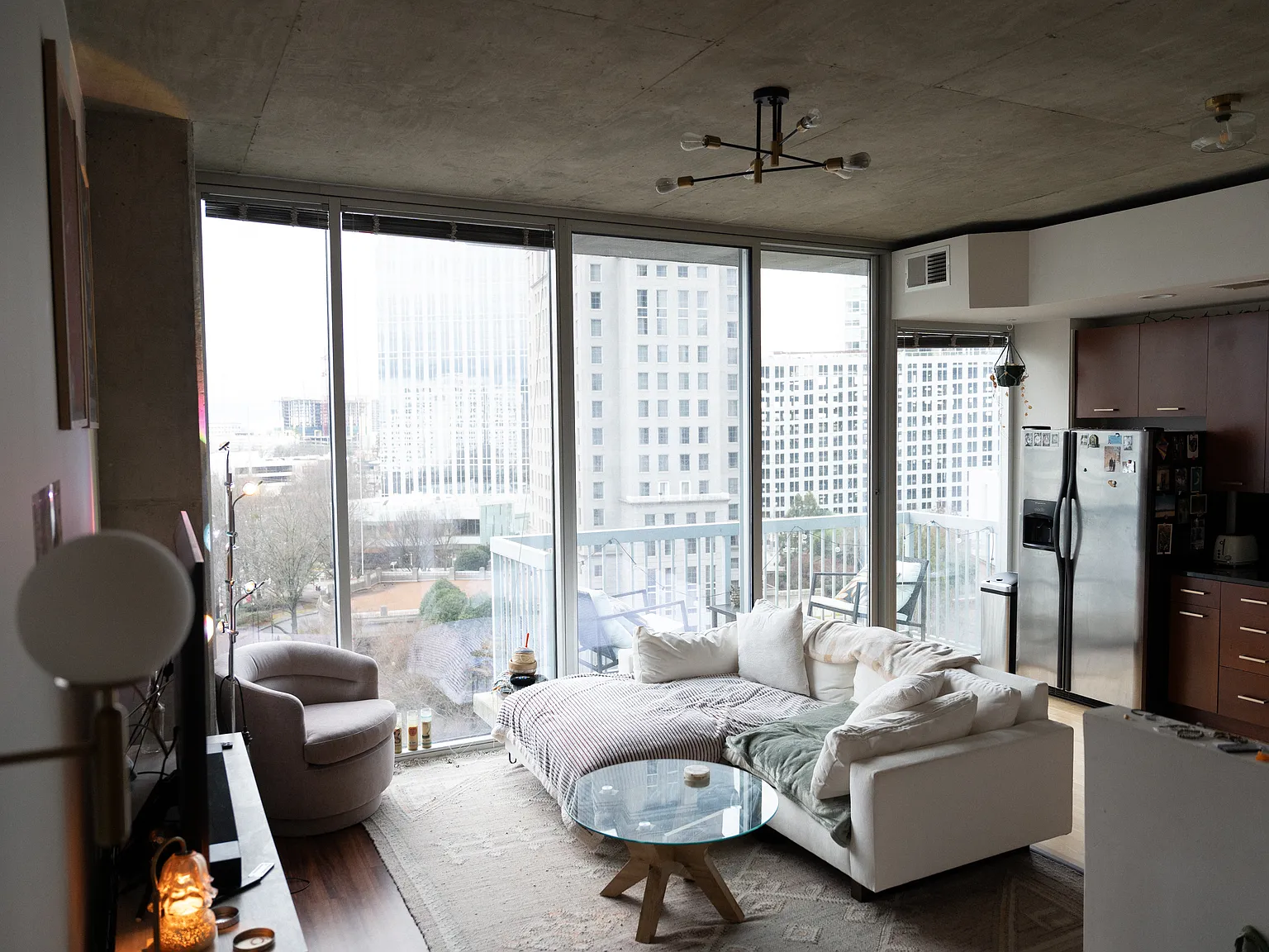 1 bed, 700 sqft, $2,200 — Photo 1