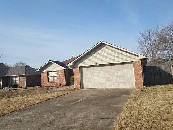 2nd image of 2215 Cedar Oaks Dr