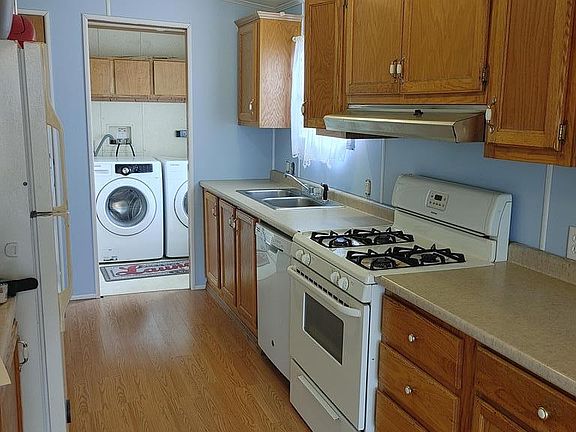 2nd image of 4091 Cornell St