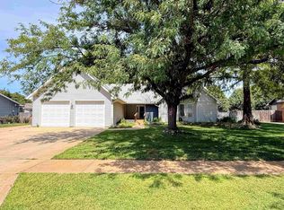 604 E 42nd Ave, Hutchinson, KS 67502