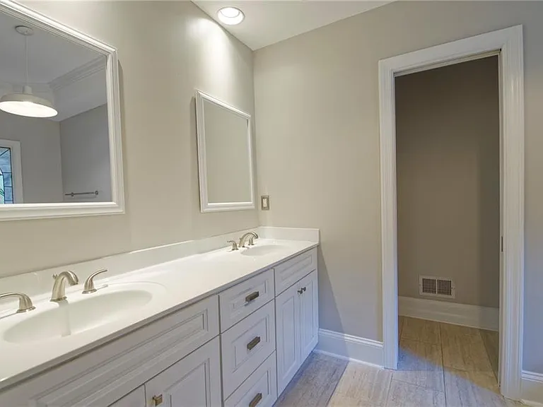 1150 Goodwin Pl — Photo 15