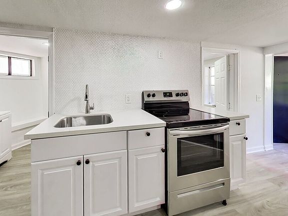 3rd image of 7361 Claremont Ave #3