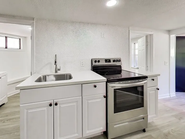 7361 Claremont Ave #3 — Photo 3