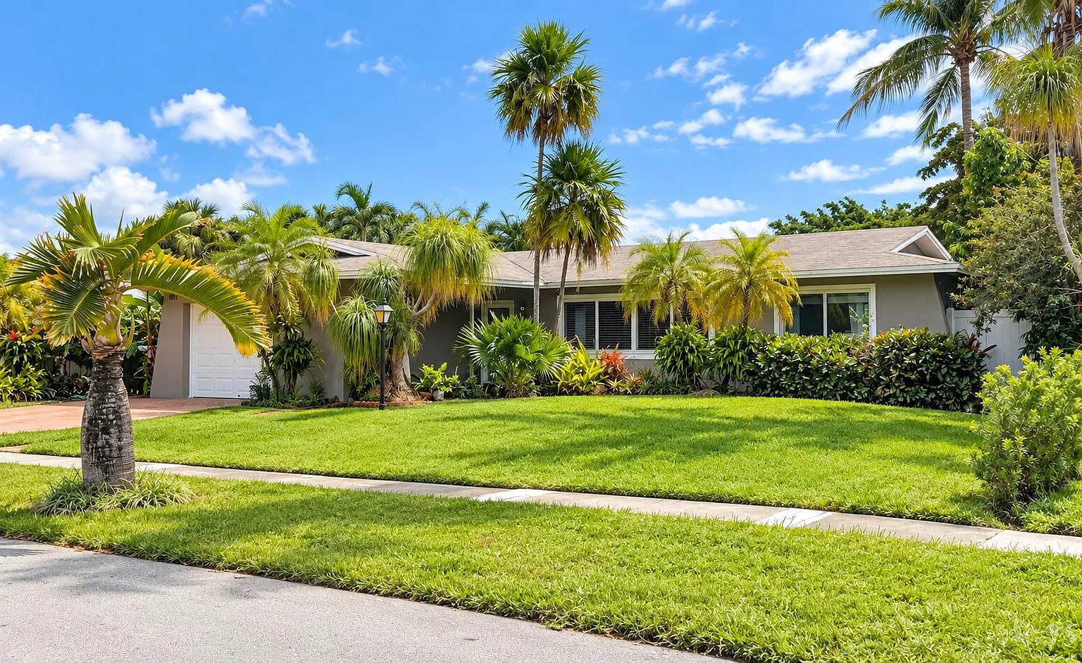 3 bed, 2.0 bath, 1628 sqft, $4,250 — Photo 3