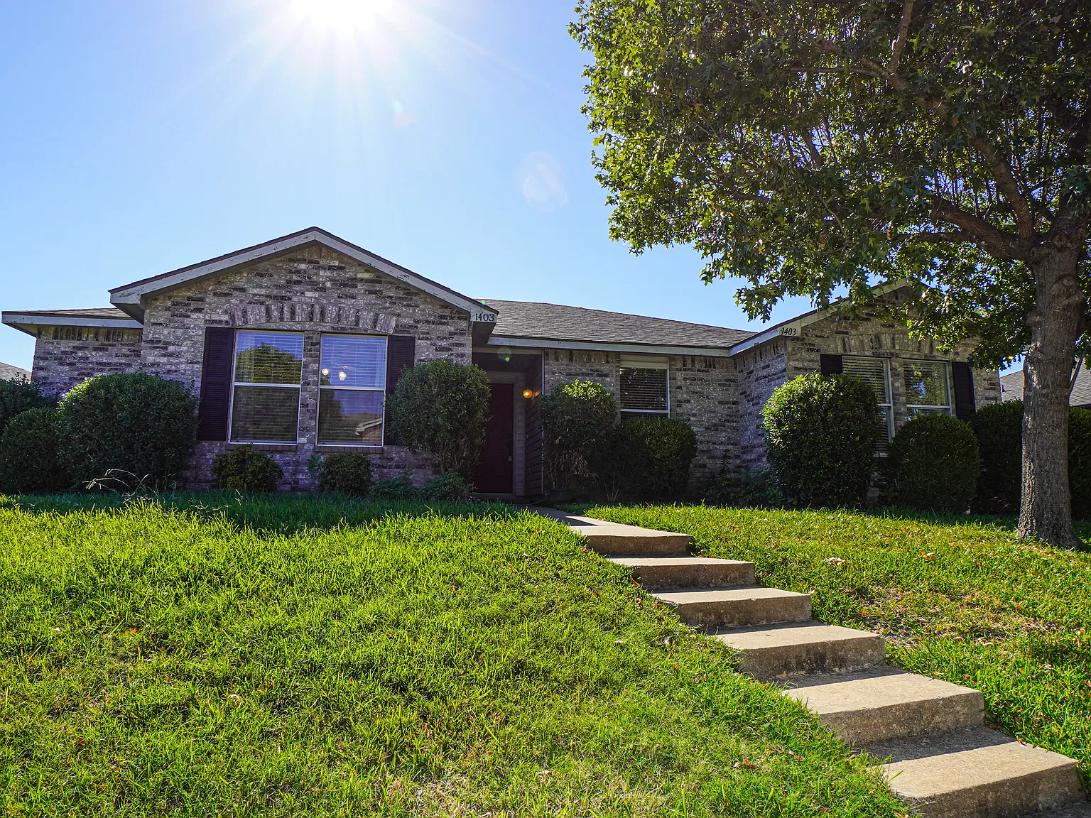 3 bed, 1564 sqft, $2,095 — Photo 1